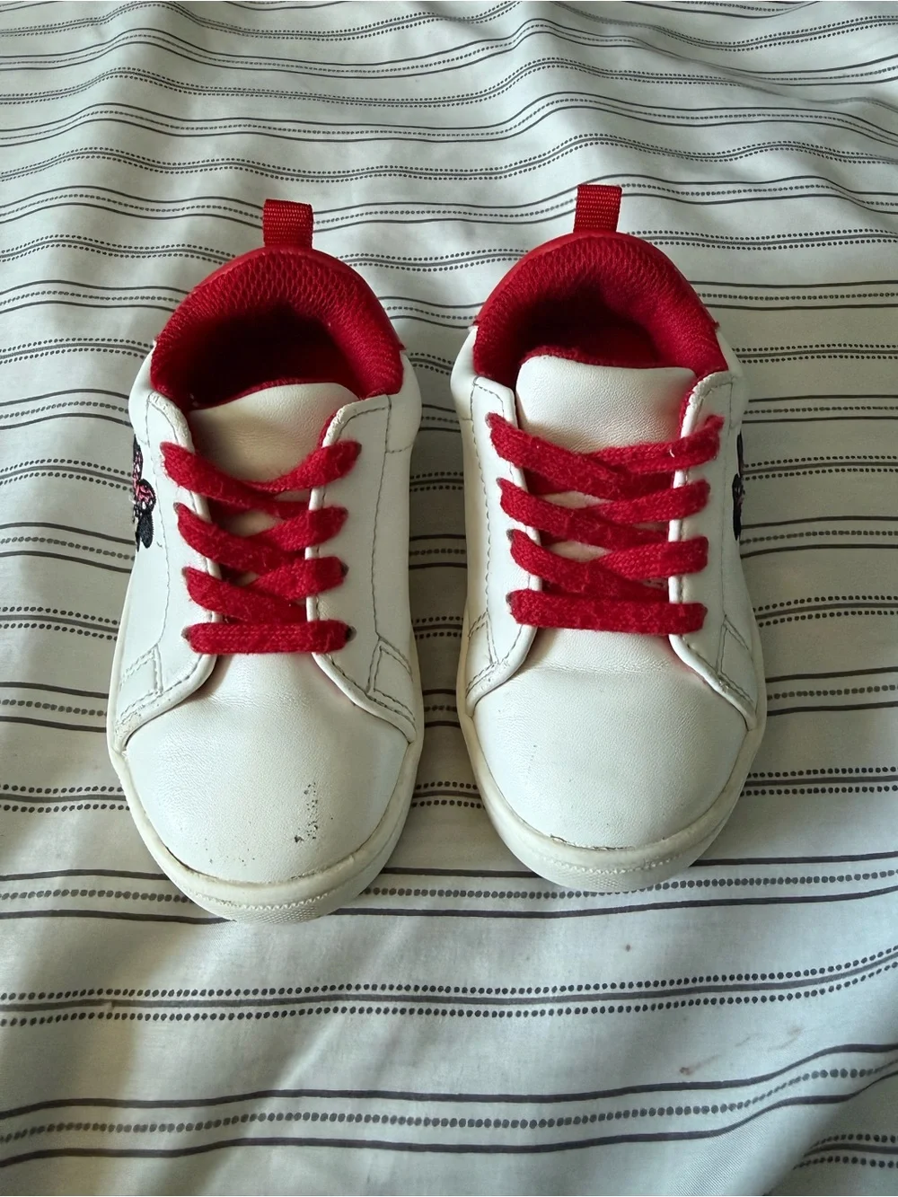 Gap Disney Toddler Embroidered Minnie Mouse White Faux Leather Shoes Size 6
